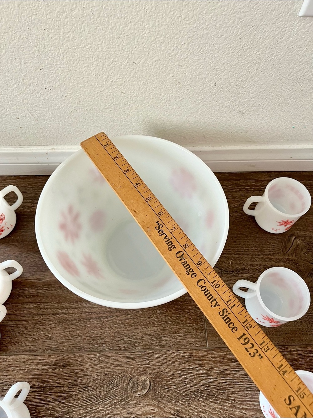 1960 Fire-King Tom & Jerry Bowl Milk Glass And 7 Mugs - Picture 3 of 15